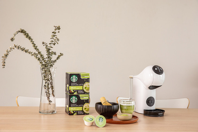 抹茶季開跑！季節限定新品「星巴克®抹茶拿鐵膠囊」適用雀巢多趣酷思膠囊咖啡機。