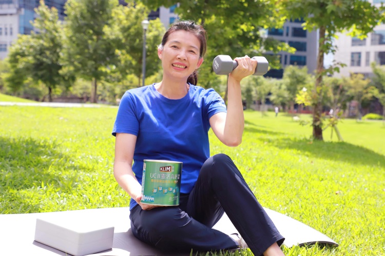 「克寧UC-II靈活高鈣奶粉」一杯就有足量40毫克美國專利UC-II，還添加兩倍牛奶的高鈣，和增量32%的優蛋白，以及13種關鍵營養素