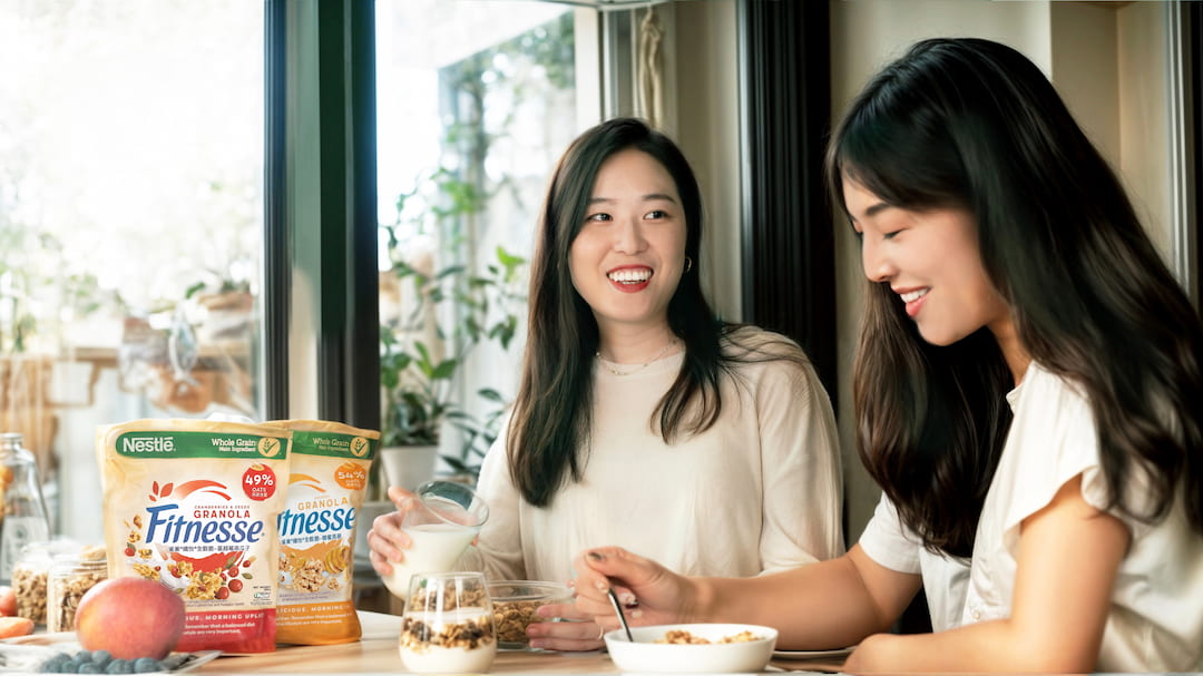 健康美味全都要！「雀巢纖怡全穀脆」酥脆大顆粒絕佳口感，讓你每一口都能享受到「咔滋咔滋」的驚喜美味，貼心夾鏈袋包裝設計，確保每一口都保持酥脆新鮮。