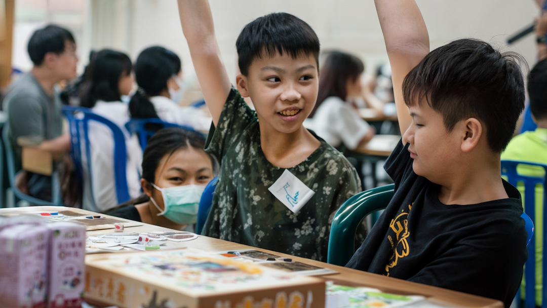 雀巢前進家扶中心舉辦營養教育桌遊課程,有高達89%的孩子非常喜歡本次的課程,亦有85.5%的孩子表示「雀巢健康兒童-《懂吃勇者》」桌遊有幫助他學會挑選更營養健康的食物。