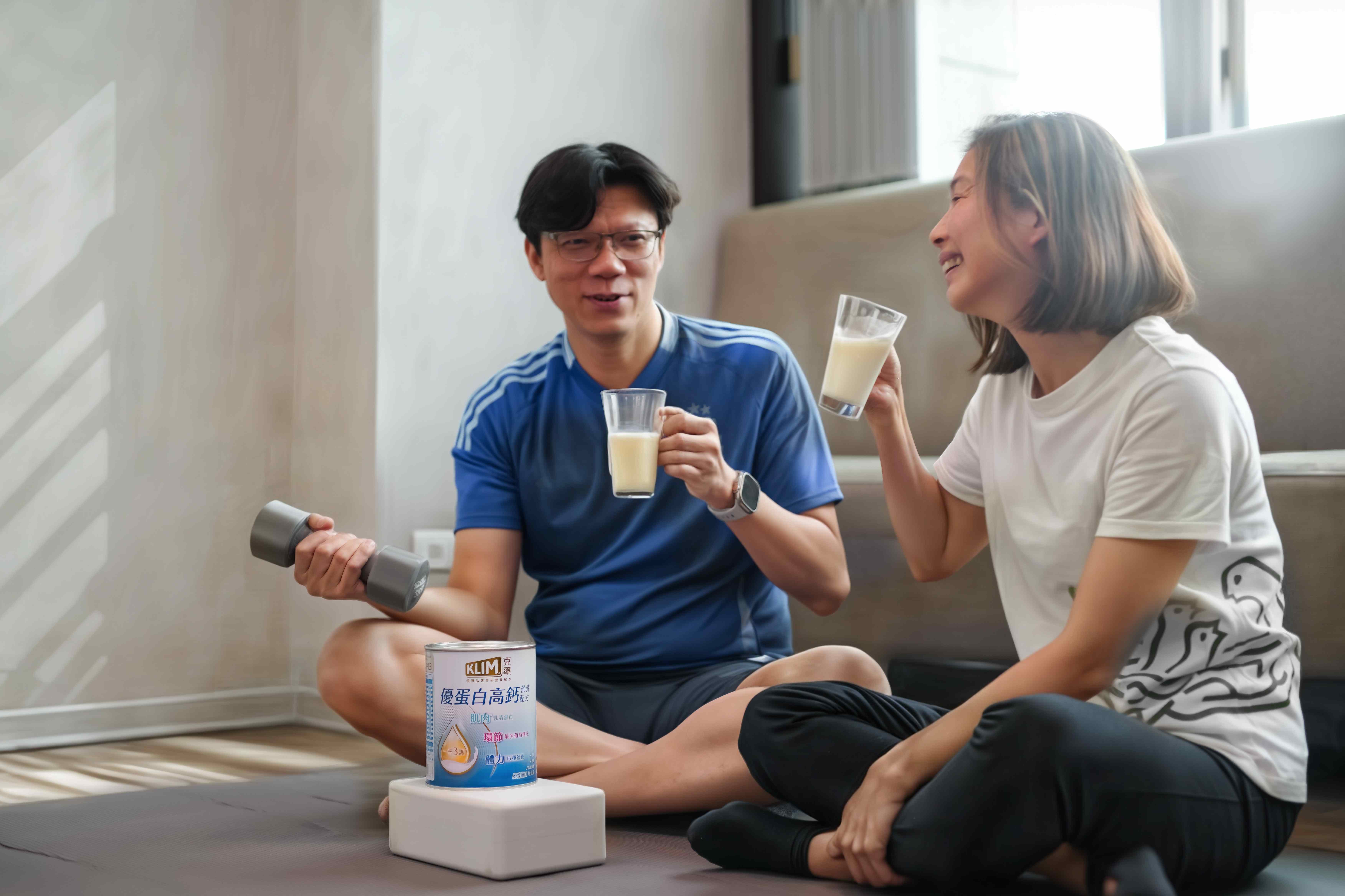 嚴選美國FDA和歐盟雙許可原料+潔淨標章評鑑，「克寧優蛋白高鈣營養配方」營養好喝又安心。