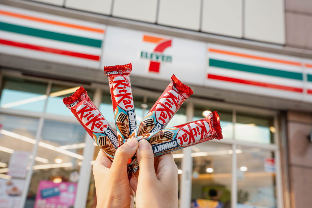 「黑白巧風味奇趣威化」於7-ELEVEN限定販售;「KitKat迷你威化繽紛組」則於好市多限定販售。