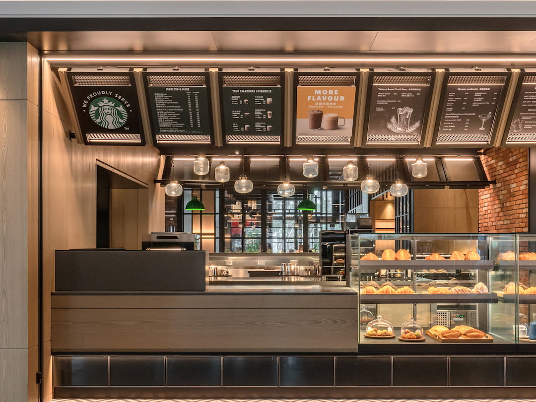 八里福朋喜來登酒店_We Proudly Serve Starbucks 星巴克咖啡服務