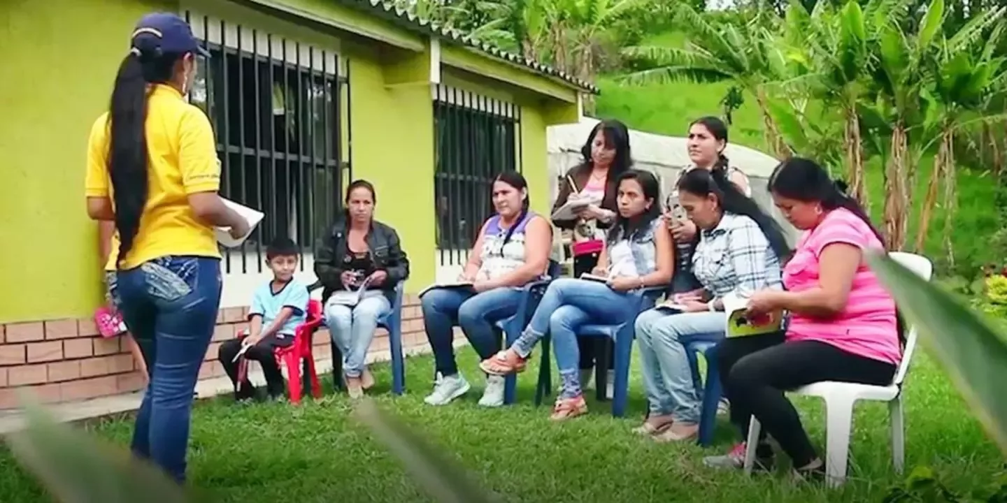 regeneration-coffee-women-farmers-training-wide